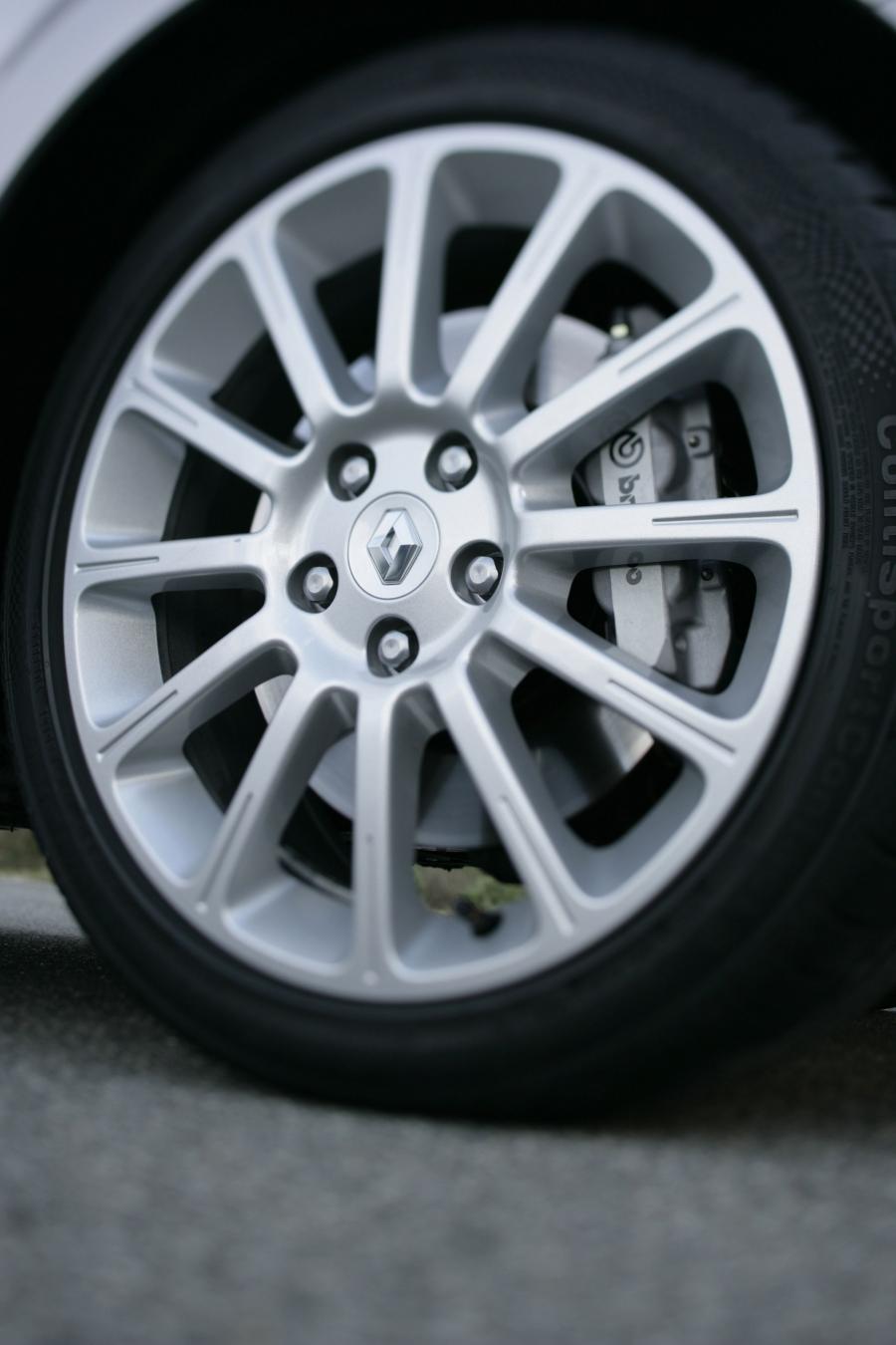  Renault Clio R.S. 2.0 16V 2006 года  (фото 72 из 125)